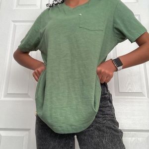 Levi’s oversized winter green tee